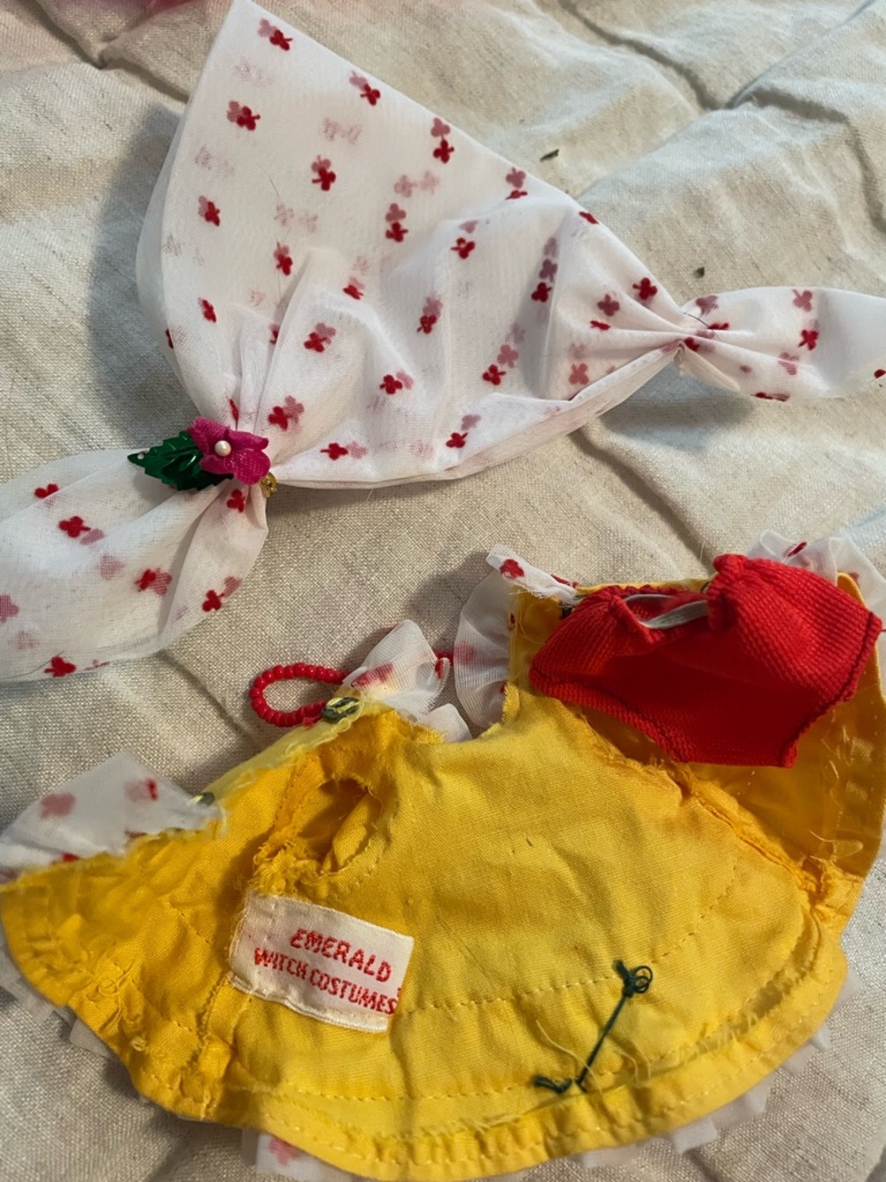 Vintage 1972 Emerald the Enchanted With Doll and clothing lot - Picture 14 of 16